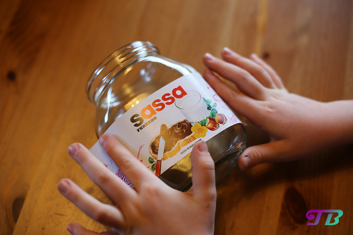 Nutella-Glas DIY Etikett Sassa aufkleben